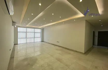 Office Space - Studio - 2 Bathrooms for rent in Hidd - Muharraq Governorate
