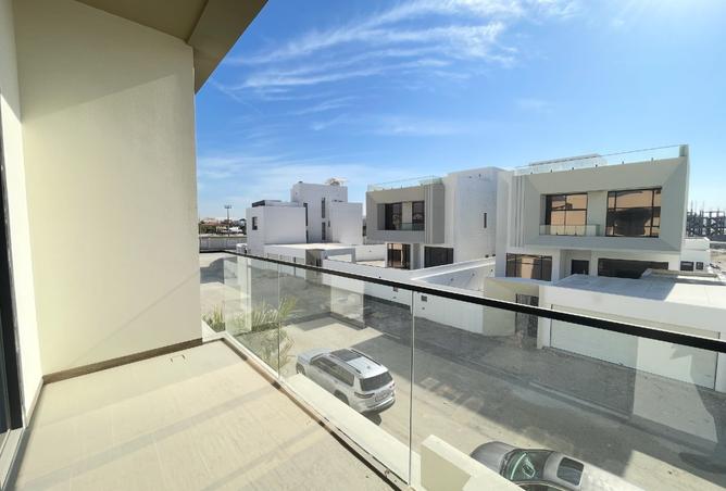 979819 - Property Image 2