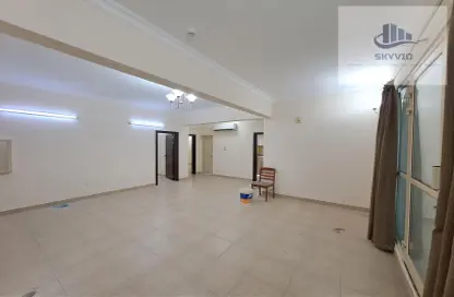 Apartment - 3 Bedrooms - 3 Bathrooms for rent in Um Al Hasam - Manama - Capital Governorate