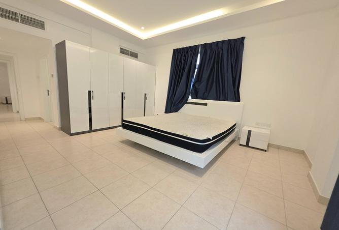 972213 - Property Image 2