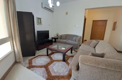 Apartment - 1 Bedroom - 2 Bathrooms for rent in Busaiteen - Muharraq Governorate