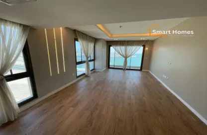 Apartment - 2 Bedrooms - 2 Bathrooms for rent in Hidd - Muharraq Governorate