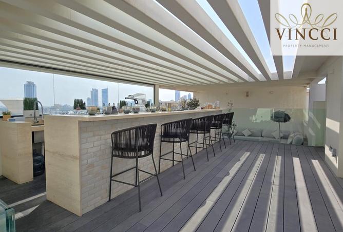 913604 - Property Image 2