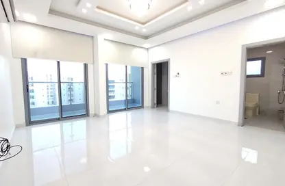 Apartment - 2 Bedrooms - 3 Bathrooms for rent in Hidd - Muharraq Governorate
