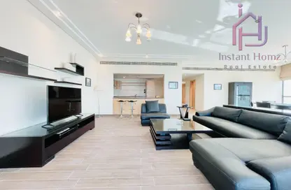 Apartment - 2 Bedrooms - 3 Bathrooms for rent in Al Juffair - Capital Governorate