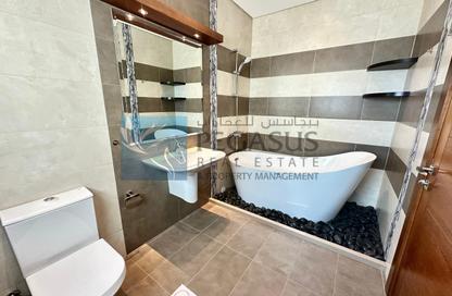 Villa - 4 Bedrooms - 5 Bathrooms for rent in Hamala - Northern Governorate