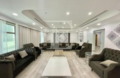 Apartment - 3 Bedrooms - 3 Bathrooms for rent in Seef - Capital Governorate
