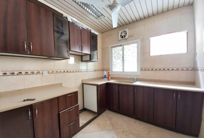 Apartment - 2 Bedrooms - 2 Bathrooms for rent in Hidd - Muharraq Governorate