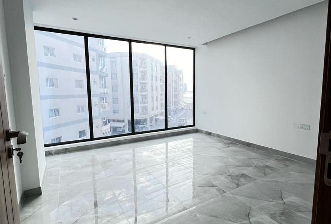 958832 - Property Image 2