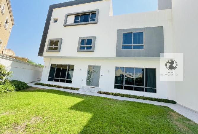 989477 - Property Image 2