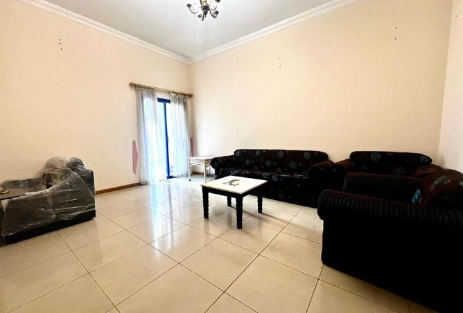 975865 - Property Image 2