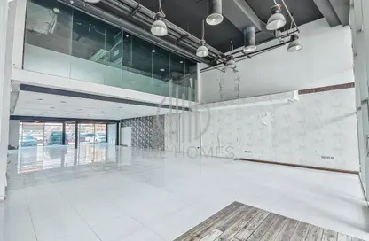 Show Room - Studio - 2 Bathrooms for rent in Seef - Capital Governorate