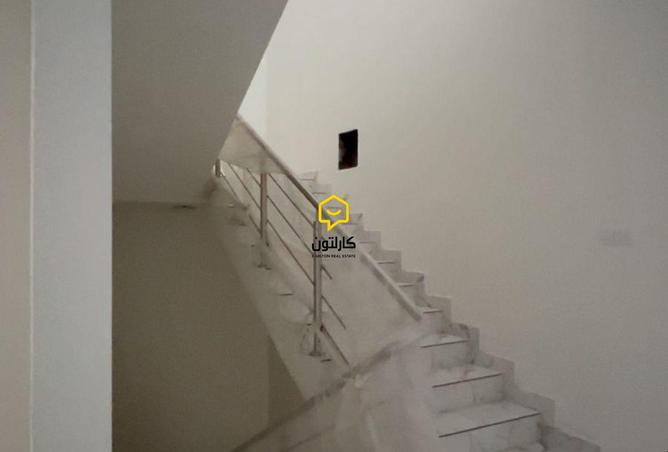 976163 - Property Image 2