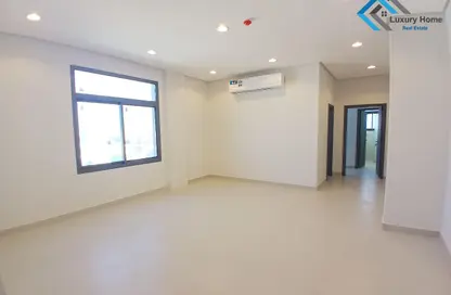 Apartment - 1 Bedroom - 2 Bathrooms for rent in Busaiteen - Muharraq Governorate