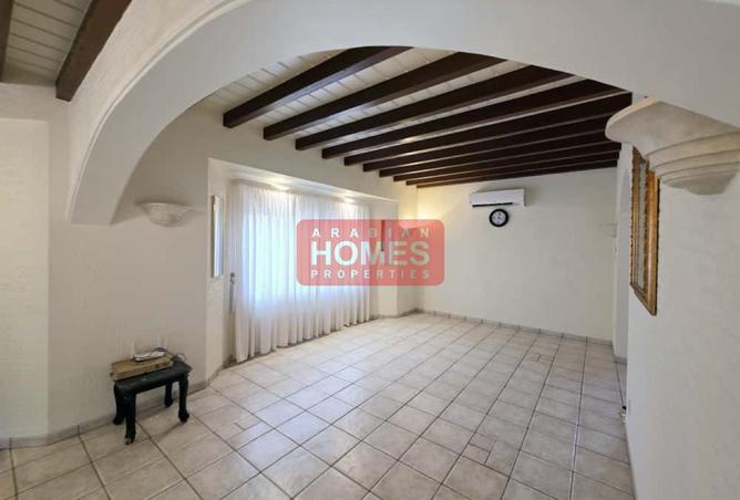 962643 - Property Image 2