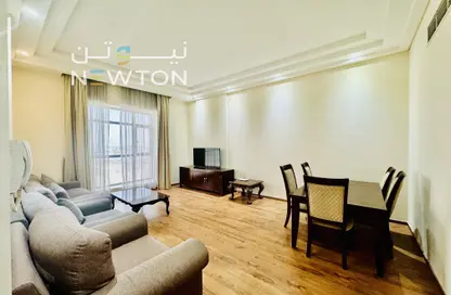 Apartment - 2 Bedrooms - 3 Bathrooms for rent in Um Al Hasam - Manama - Capital Governorate