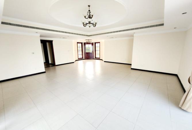 975793 - Property Image 2