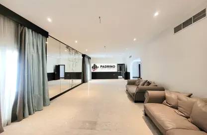 Villa - 5 Bedrooms - 6 Bathrooms for rent in Mahooz - Manama - Capital Governorate