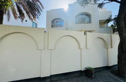 فيلا - 5 غرف نوم - 7 حمامات للايجار في توبلي - المحافظة الوسطى