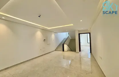 Villa - 3 Bedrooms - 4 Bathrooms for sale in Busaiteen - Muharraq Governorate