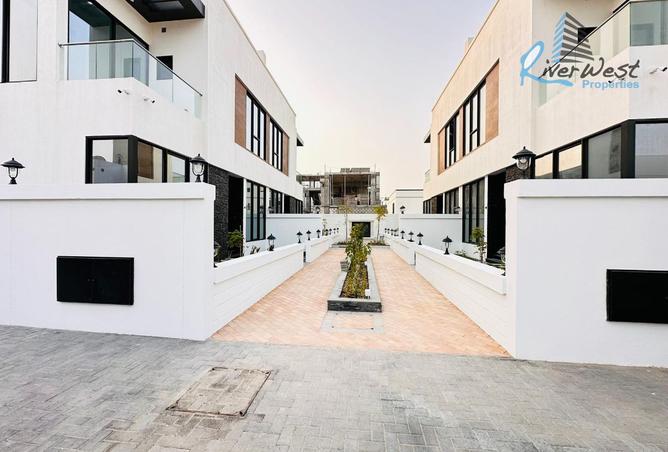 983655 - Property Image 3