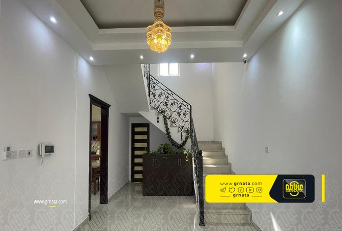 683894 - Property Image 2