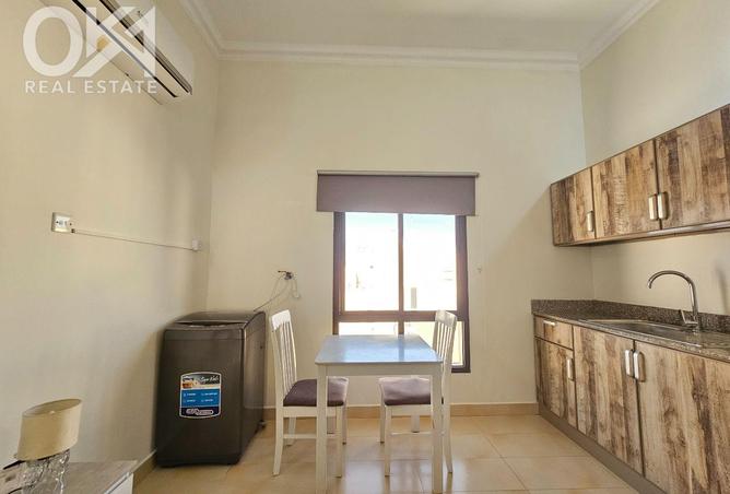 989754 - Property Image 2