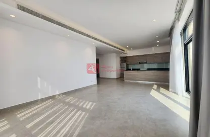 Empty Room image for: Penthouse - 2 Bedrooms - 2 Bathrooms for rent in Mahooz - Manama - Capital Governorate, Image 1
