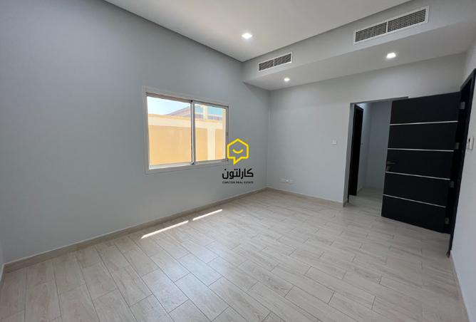 921860 - Property Image 2