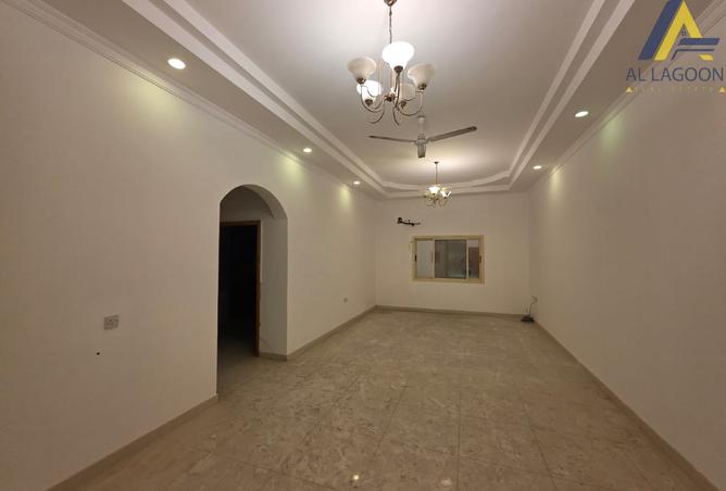 Apartment - 2 Bedrooms - 2 Bathrooms for rent in Alhajiyat - Riffa - Southern Governorate