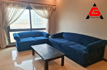 Living Room image for: Apartment - 2 Bedrooms - 3 Bathrooms for rent in Zinj - Manama - Capital Governorate, Image 1