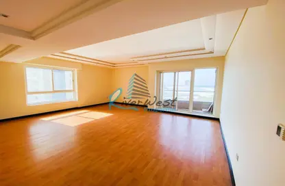Apartment - 3 Bedrooms - 4 Bathrooms for rent in Abraj Al Lulu - Manama - Capital Governorate