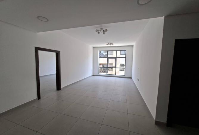 992233 - Property Image 2