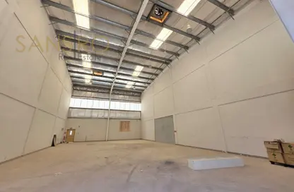 مستودع - استوديو - 1 حمام للايجار في سترة - المحافظة الوسطى