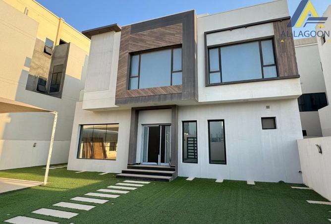 952253 - Property Image 2