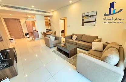 Apartment - 2 Bedrooms - 3 Bathrooms for rent in Al Juffair - Capital Governorate