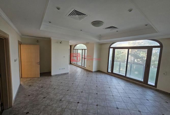 987591 - Property Image 2