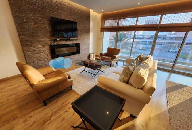 958296 - Property Image 2