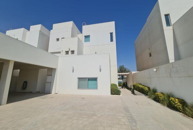 954580 - Property Main Image