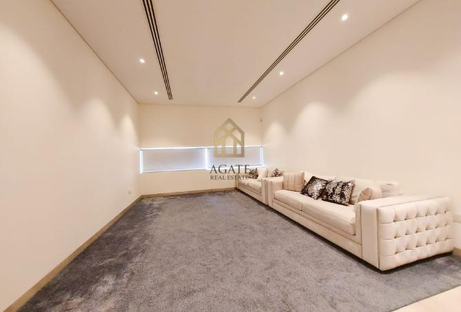 958446 - Property Image 3