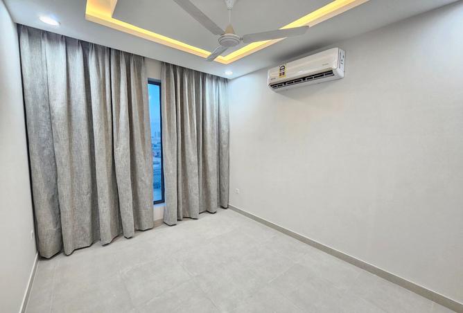 963227 - Property Image 2