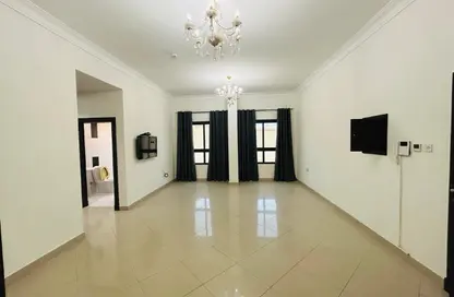 Apartment - 2 Bedrooms - 2 Bathrooms for rent in Sanad - Central Governorate