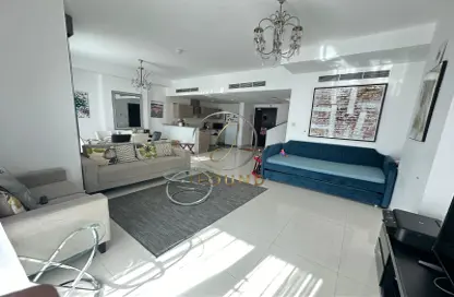 Duplex - 2 Bedrooms - 3 Bathrooms for rent in Al Juffair - Capital Governorate