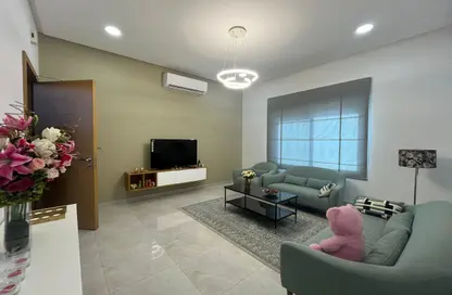Apartment - 2 Bedrooms - 2 Bathrooms for rent in Janabiya - Northern Governorate