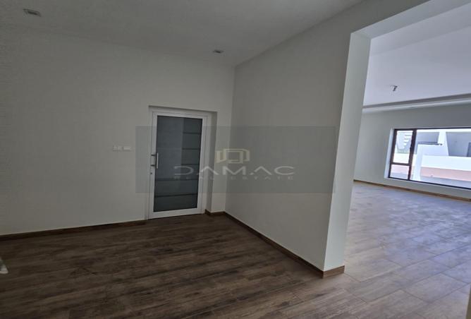 954698 - Property Image 3