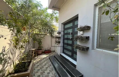 فيلا - 8 غرف نوم - 8 حمامات للبيع في عراد - المحرق