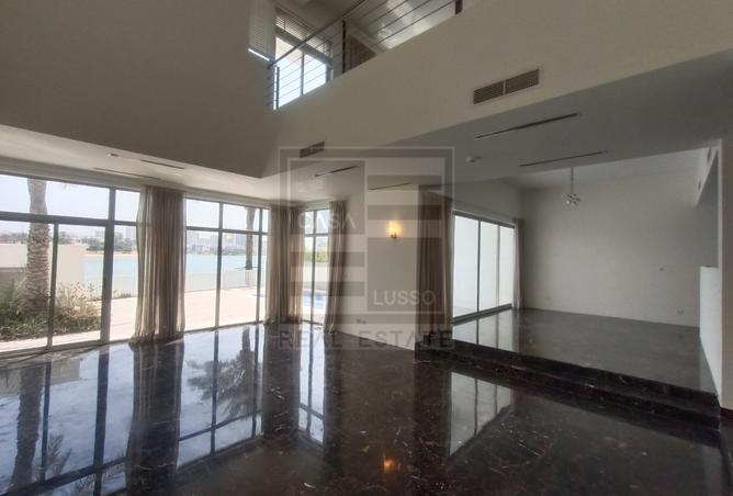 967410 - Property Image 2