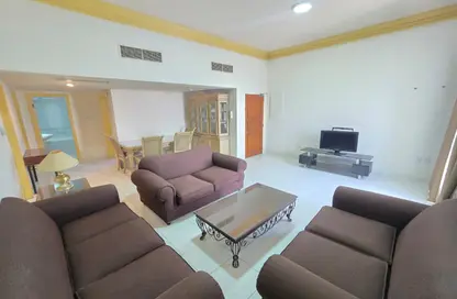 Apartment - 2 Bedrooms - 2 Bathrooms for rent in Mahooz - Manama - Capital Governorate