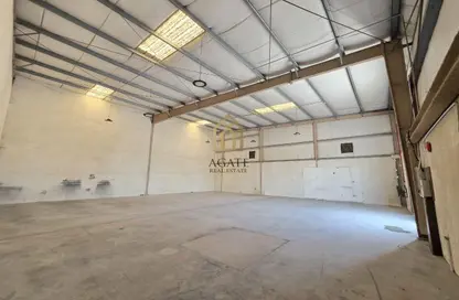 مستودع - استوديو للايجار في سترة - المحافظة الوسطى