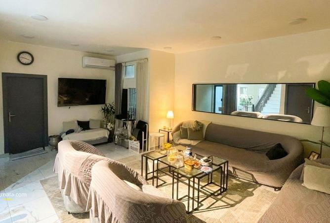 984594 - Property Main Image